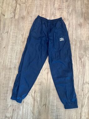 Men’s vintage medium Umbro Navy and White Drawstring Track Pants